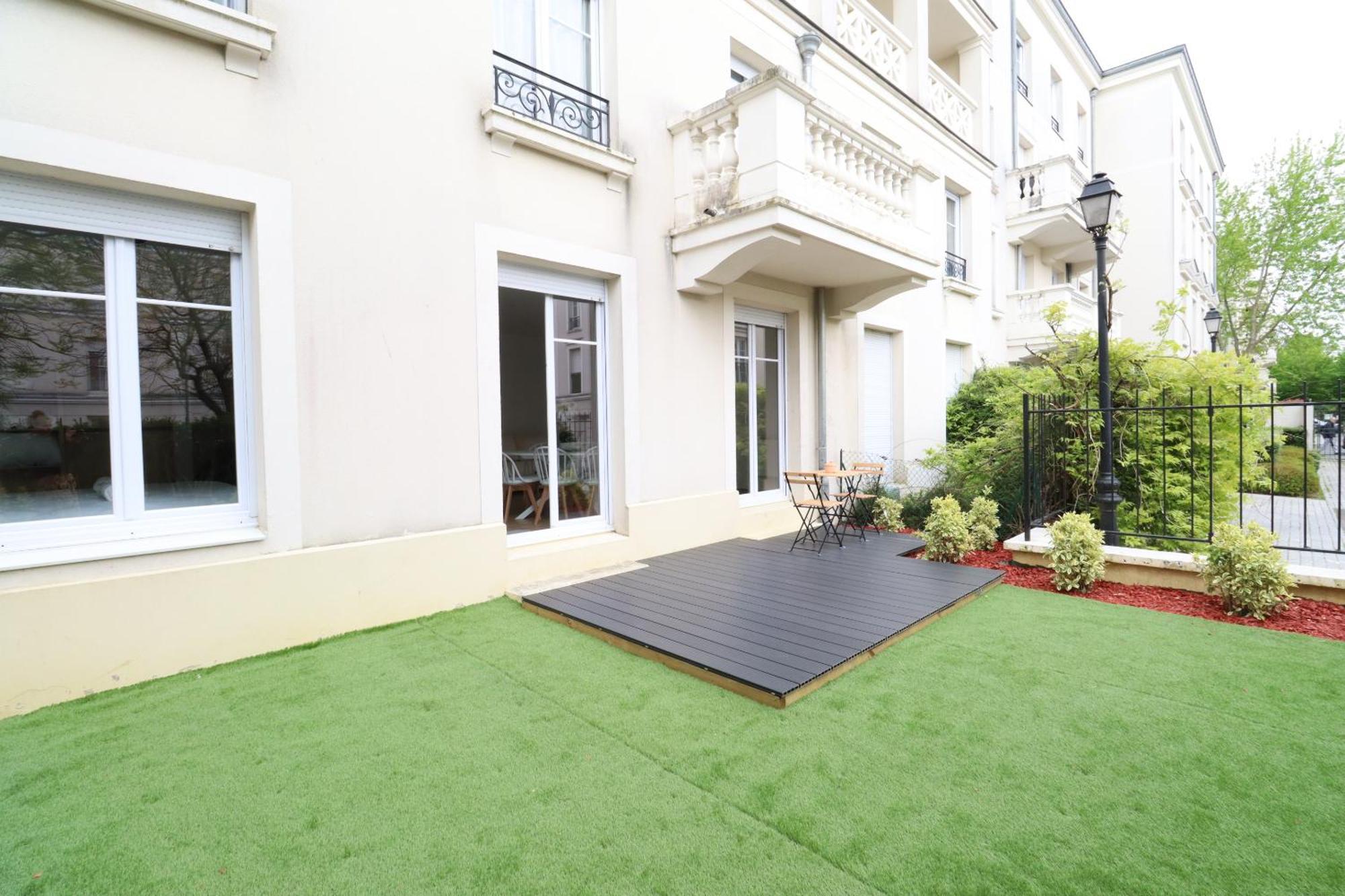 La Boheme By Plaza Serris Exterior foto